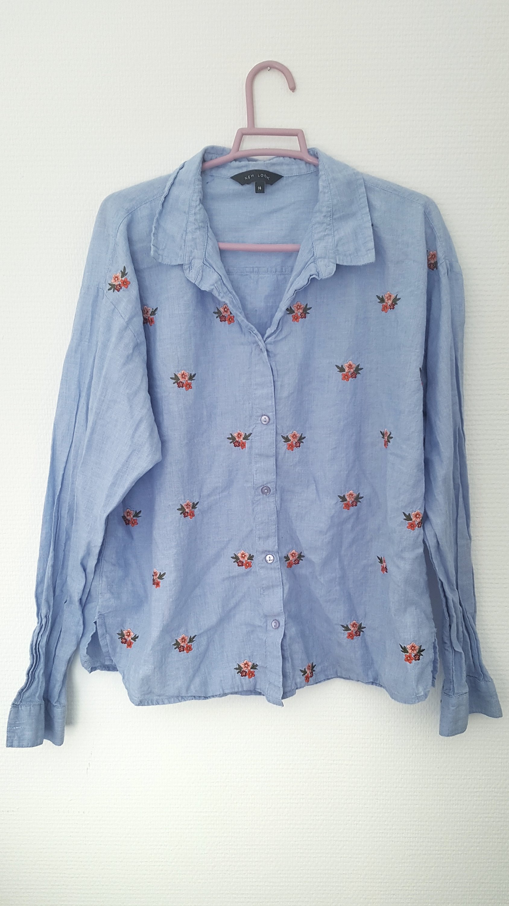 Upcycling a shirt into a bonnet