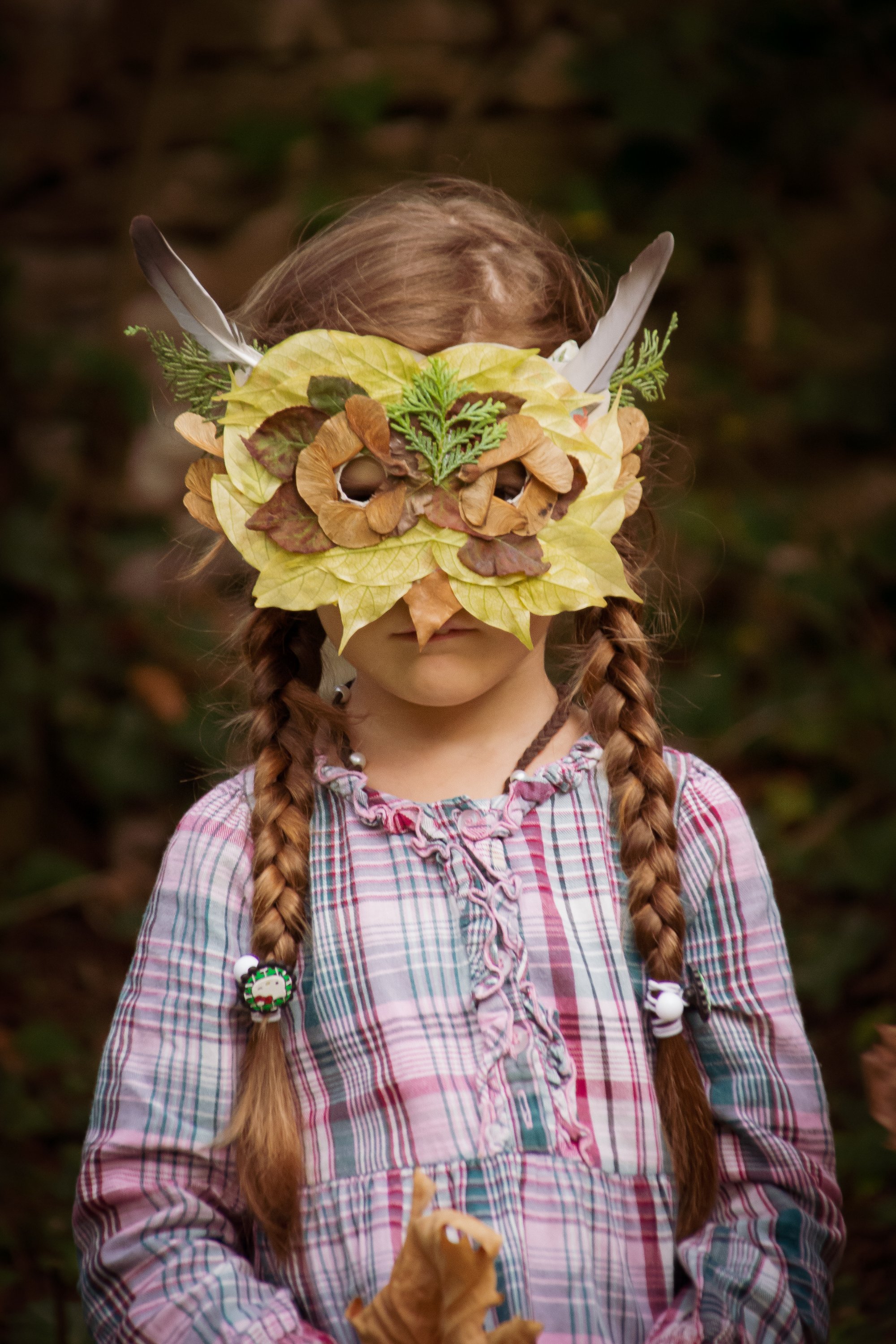 Owl mask with leaves for kids