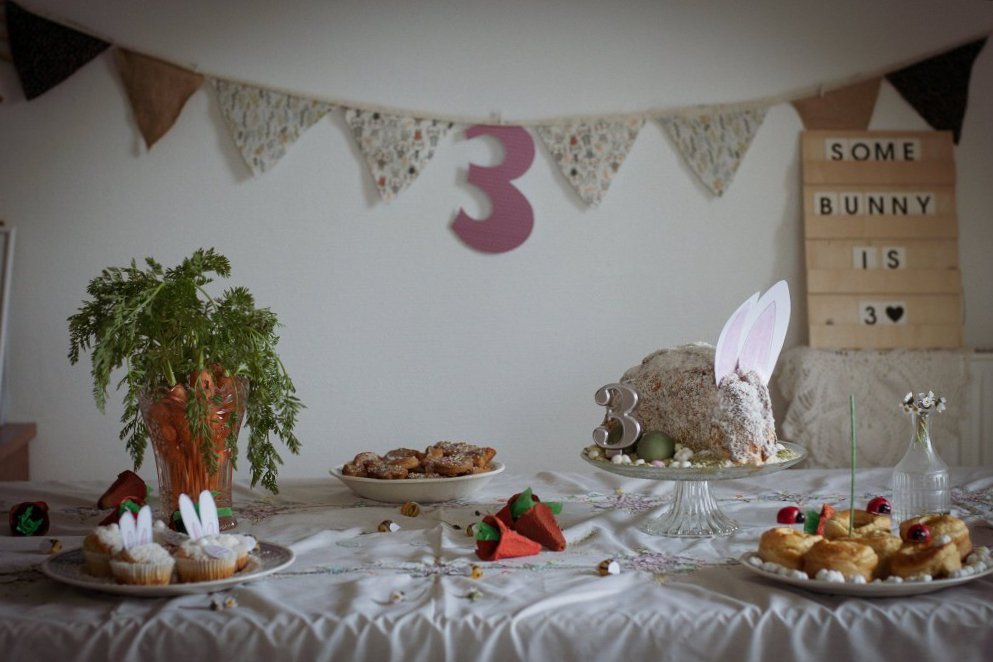 DIY Easter table